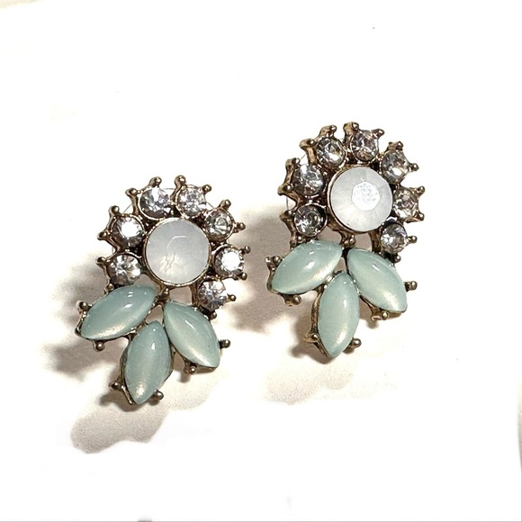 Jewelry - Pretty Icy Blue & Clear Rhinestone Flower Earrings Pastel Spring Sparkle